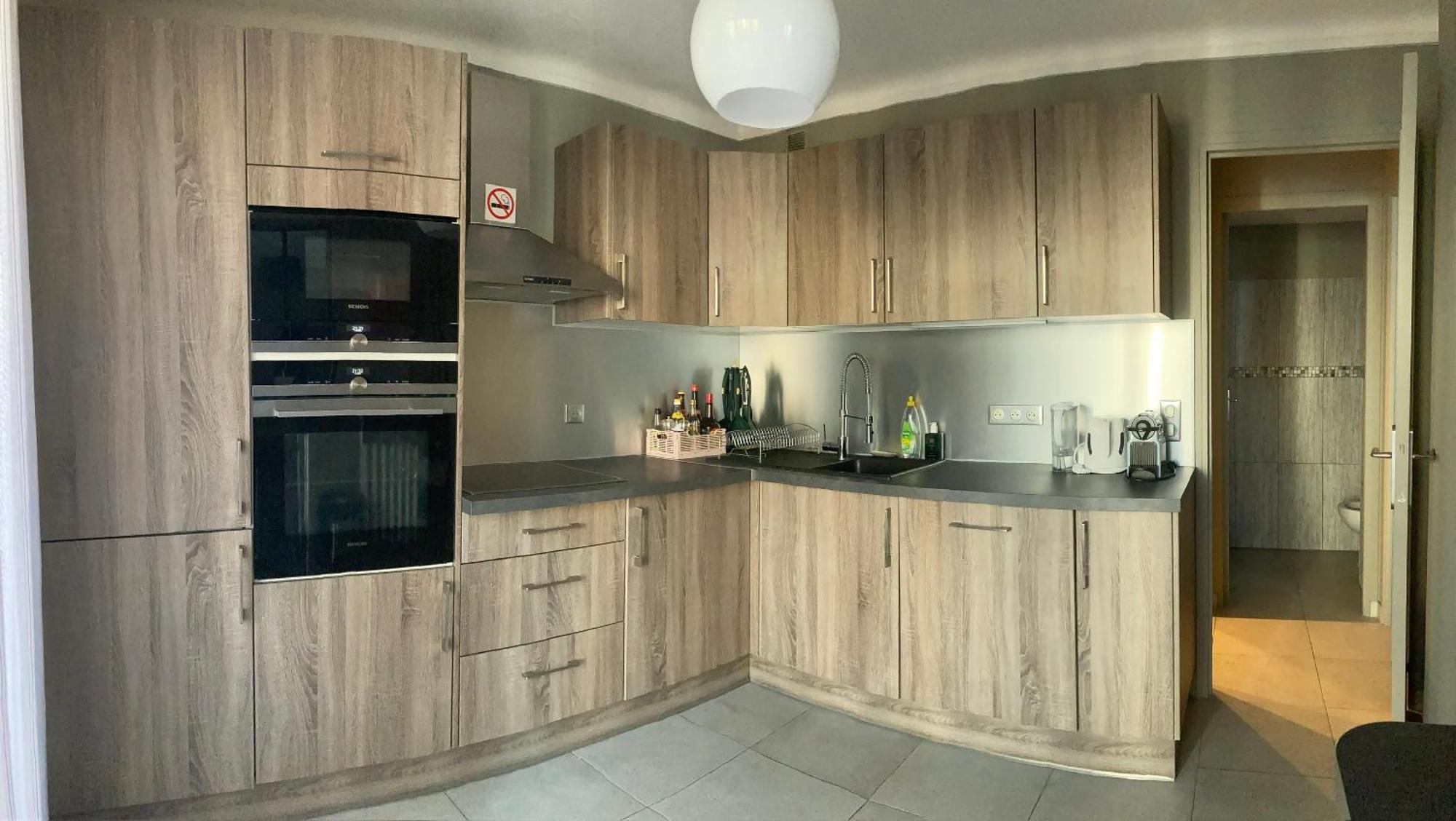 Apartamento Nice West Cosy Flat Balcony, Near Airport, Train, Beach, Public Transport, Supermarket, Comfortable And Well Equipped Exterior foto